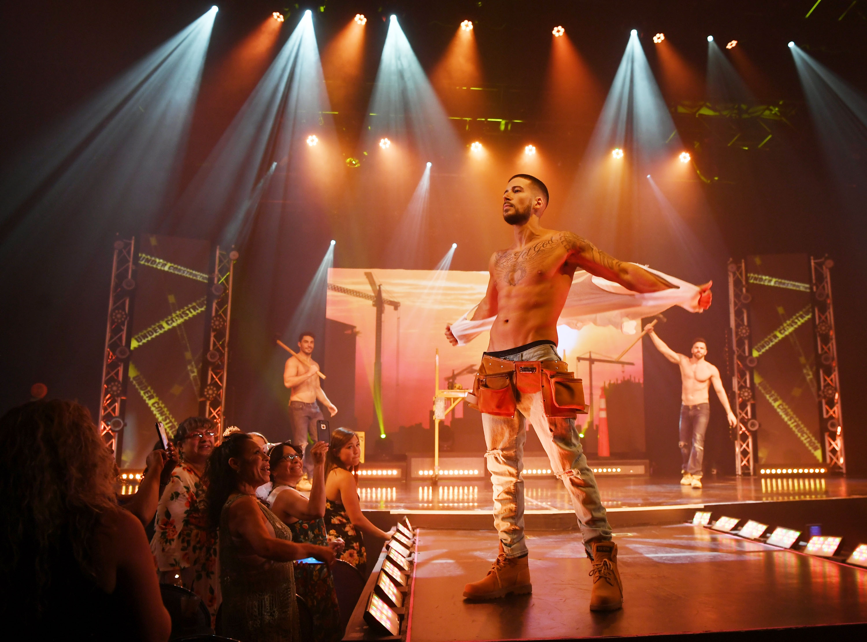 Dynamic Spotlight Dancer