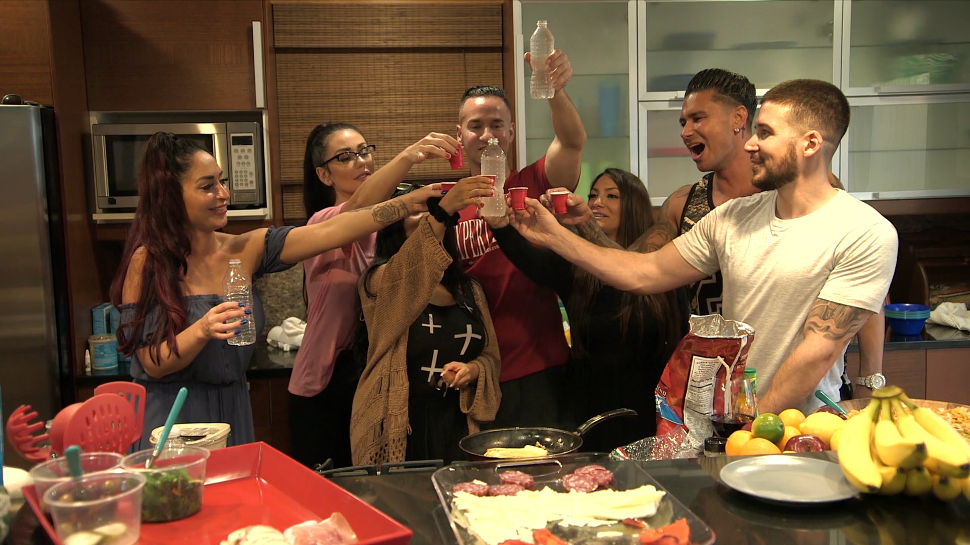 Modern Kitchen Gathering Spot